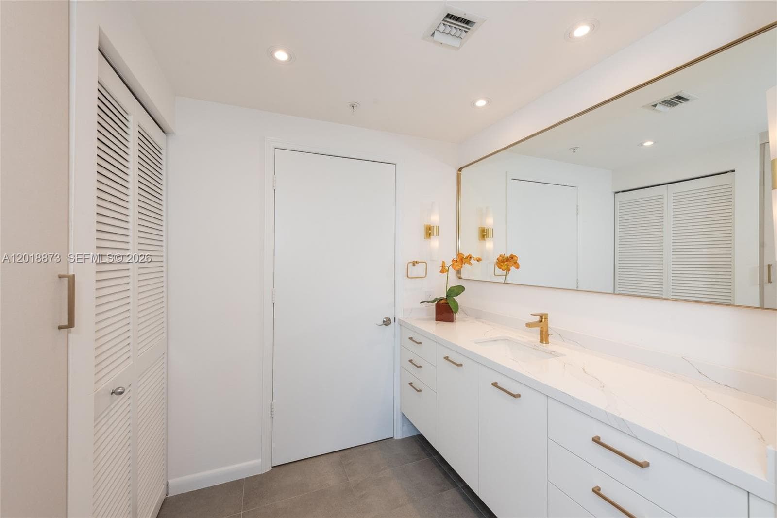 848 Brickell Key Dr 2703 photo 10