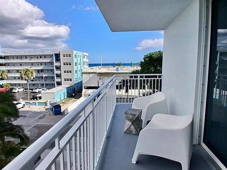 101 Briny Avenue 401 photo 2