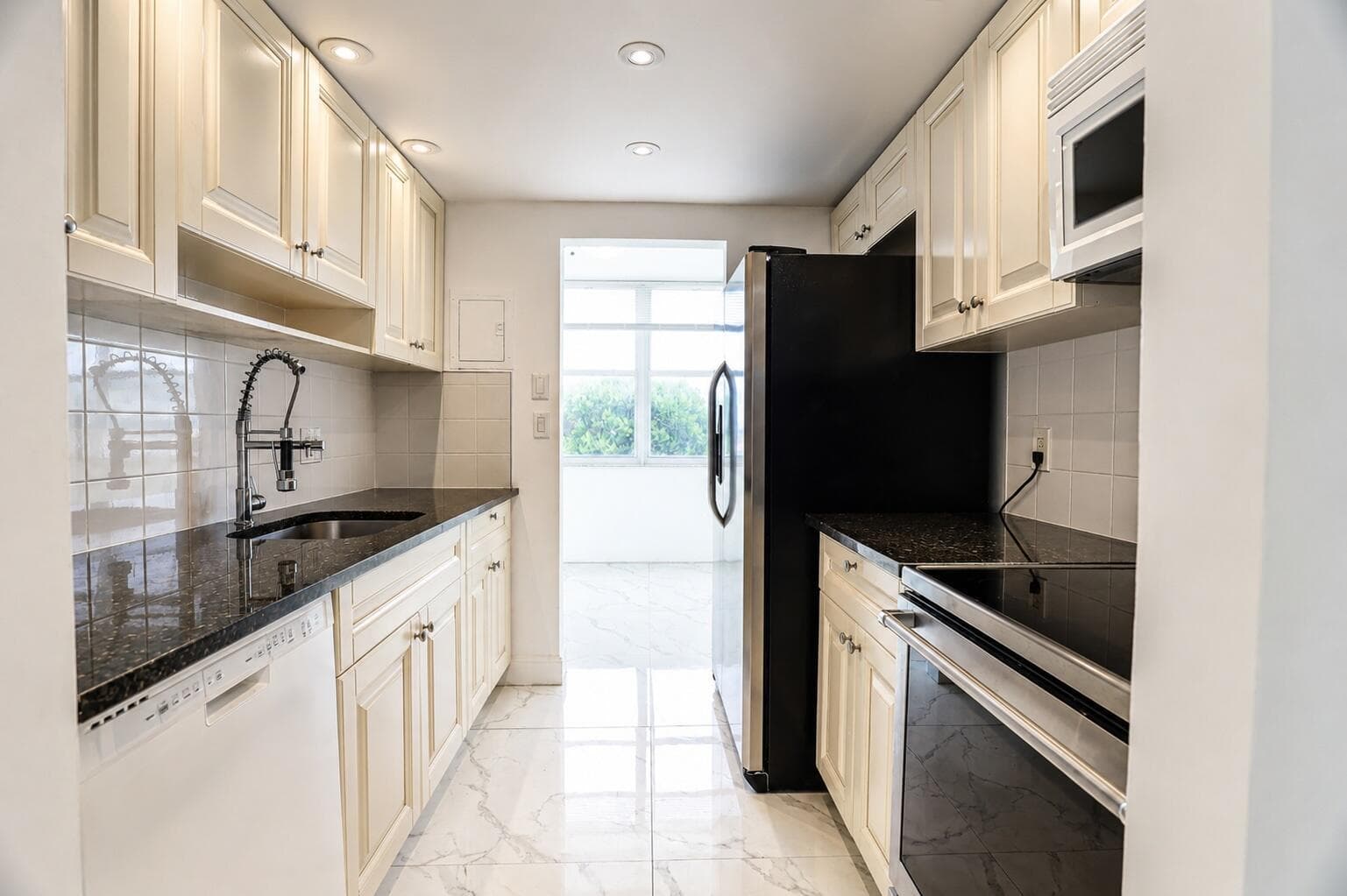 101 Briny Avenue 401 photo 13