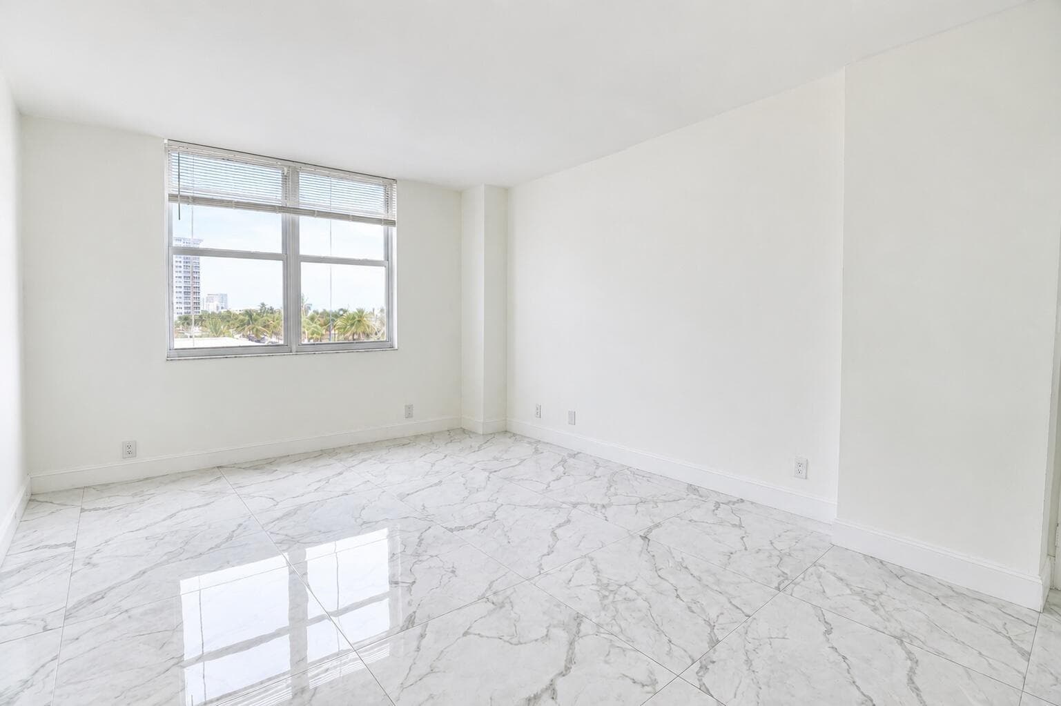 101 Briny Avenue 401 photo 22