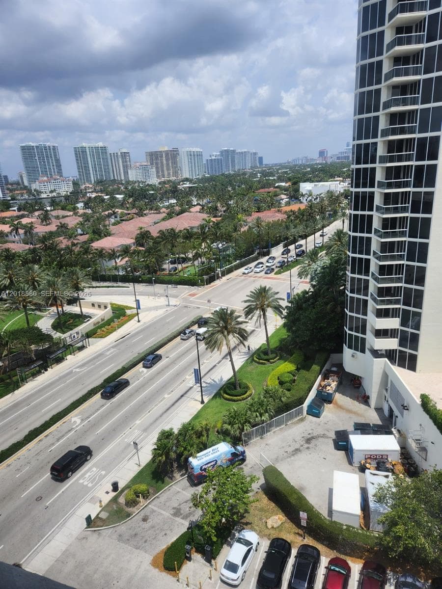 19201 Collins Ave 1028 photo 2