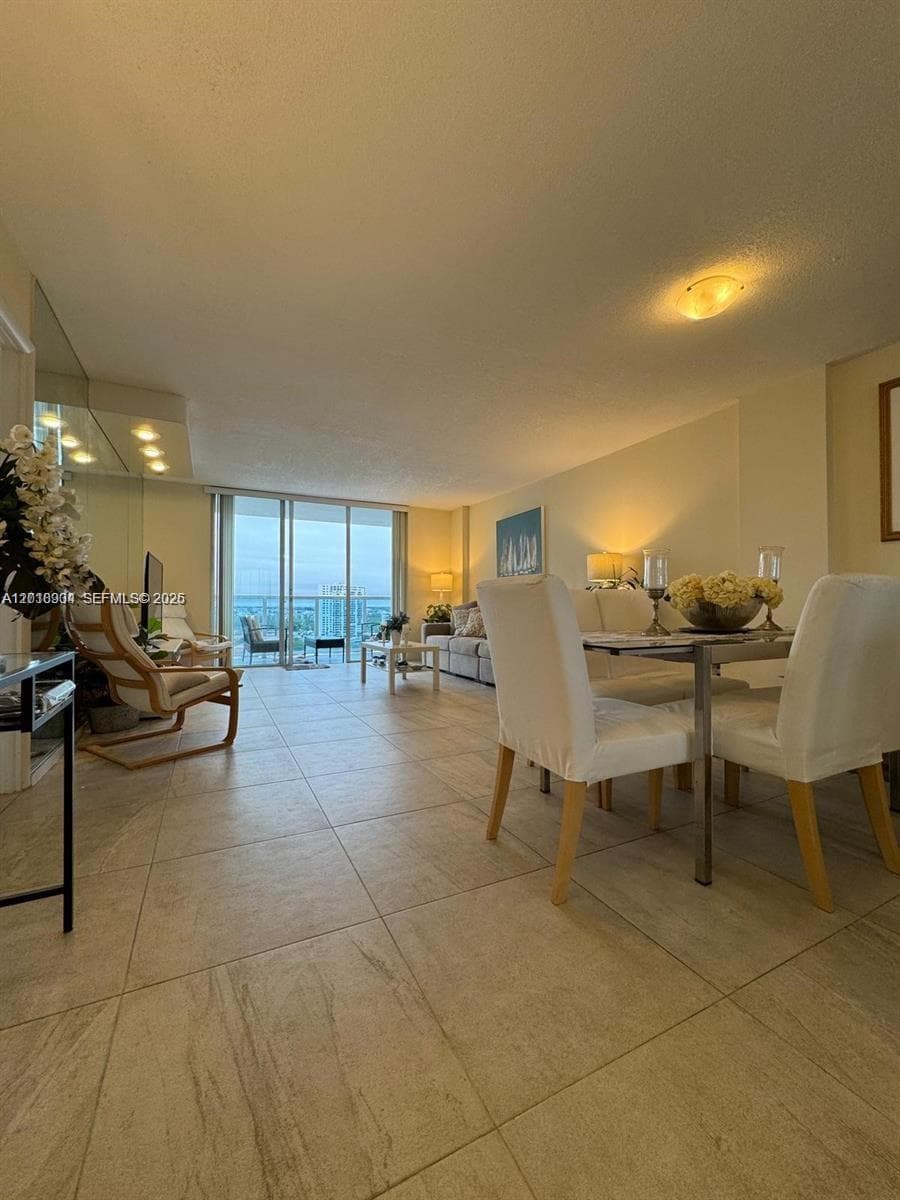 3800 Ocean Dr 1423 photo 12