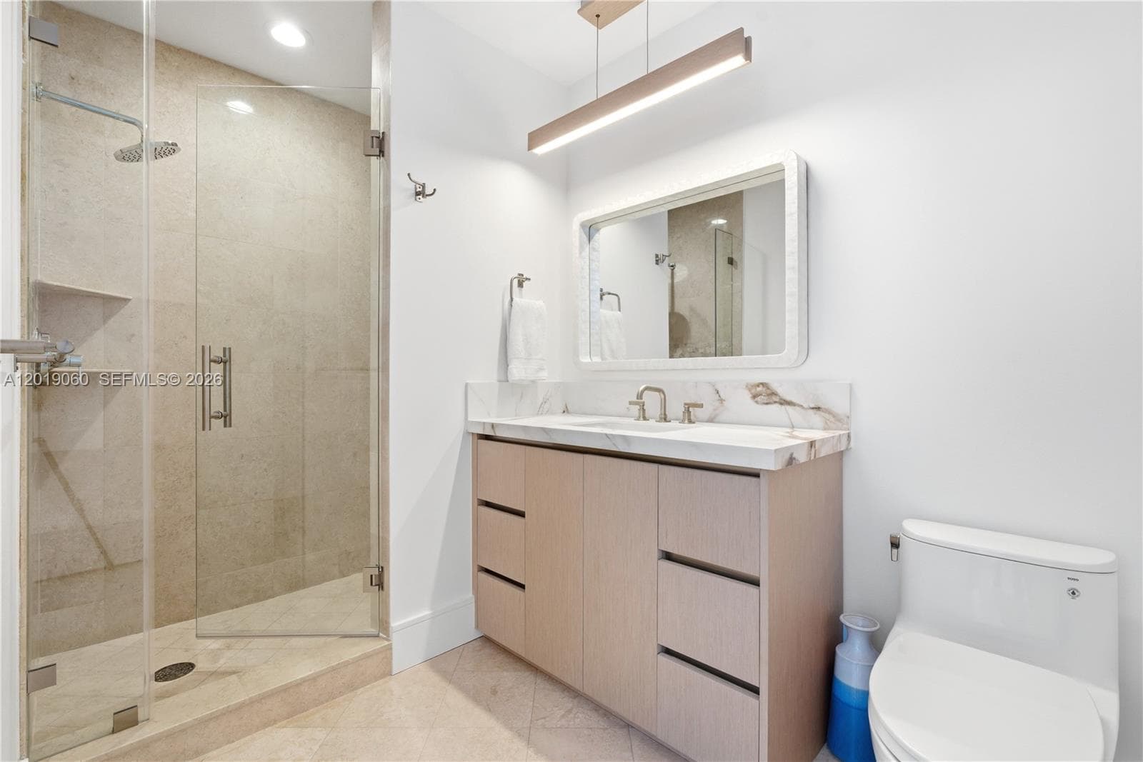 100 Pointe Dr 1807 photo 15