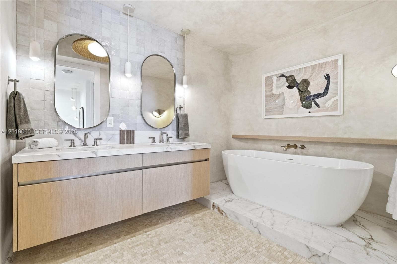 100 Pointe Dr 1807 photo 11