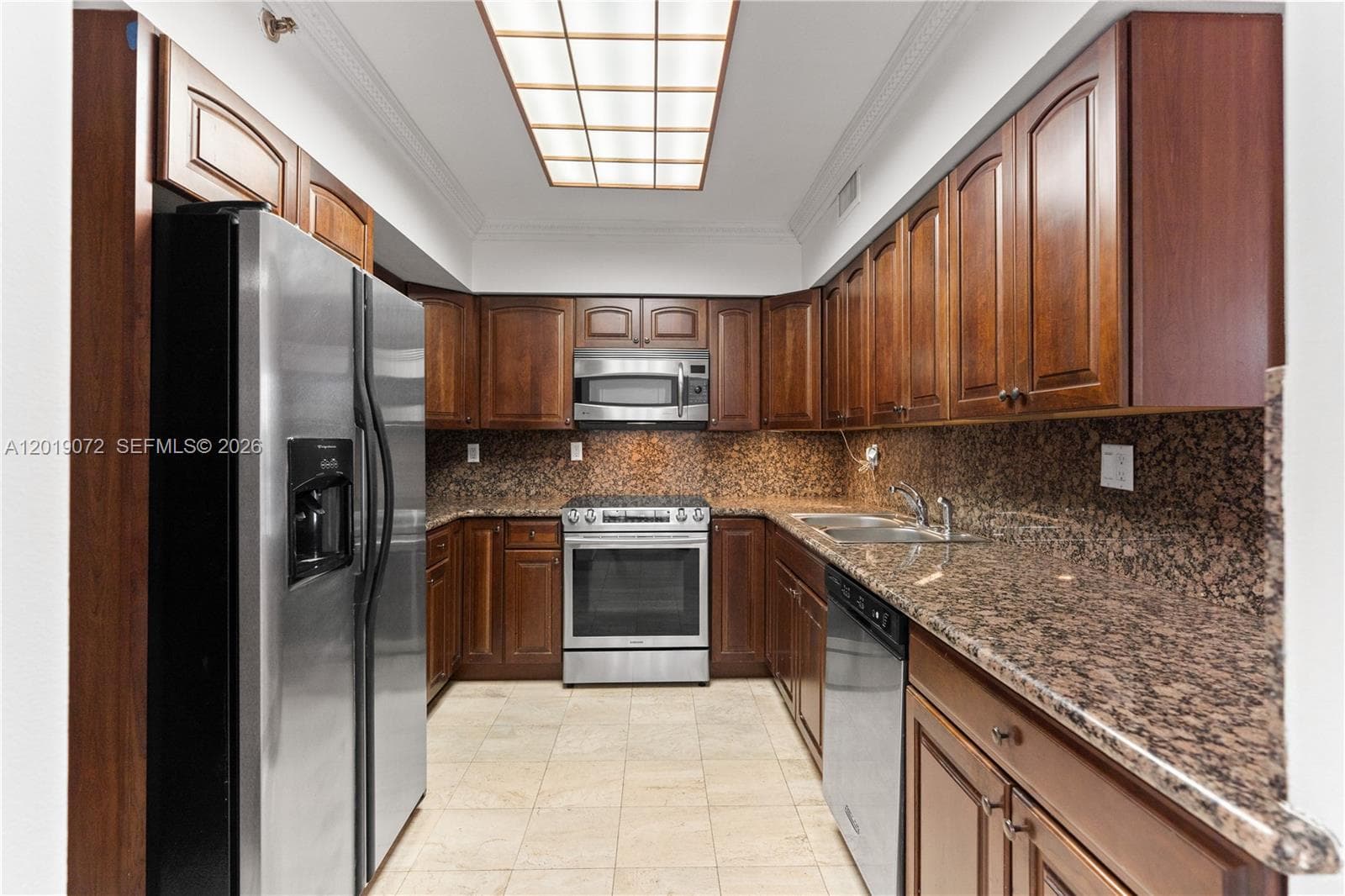 3600 Mystic Pointe Dr 310 photo 1