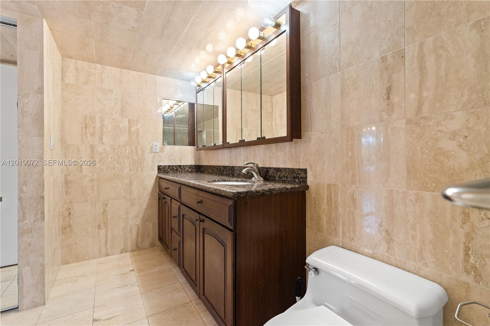 3600 Mystic Pointe Dr 310 photo 15