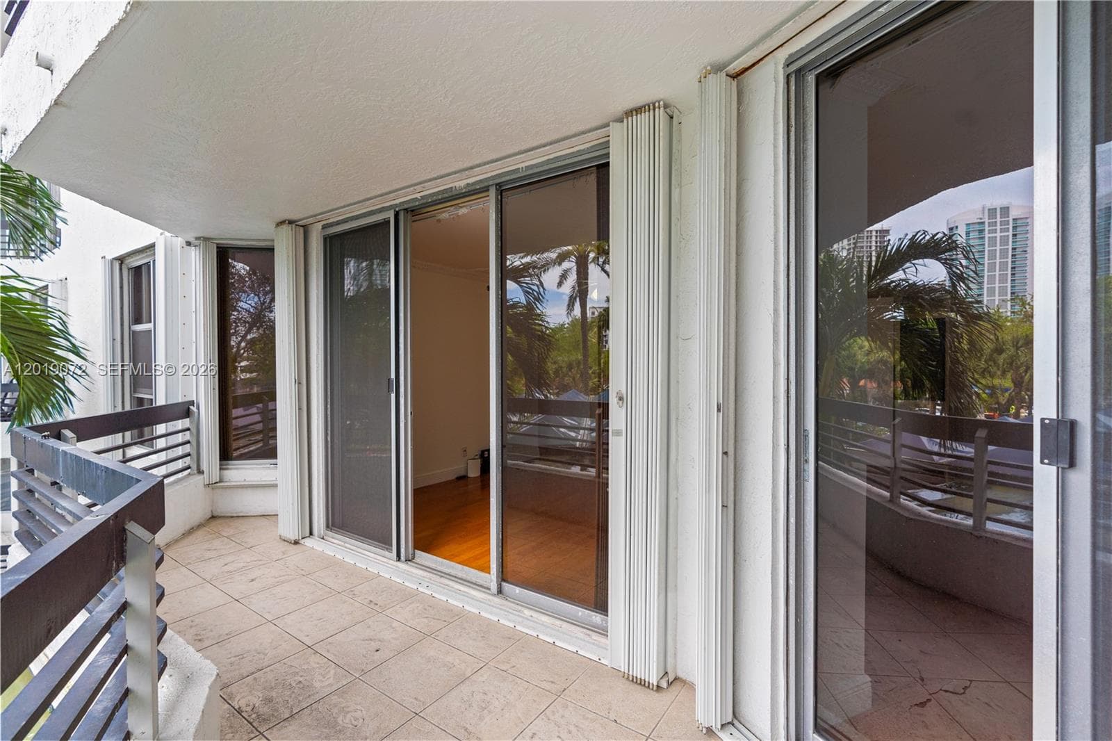 3600 Mystic Pointe Dr 310 photo 21