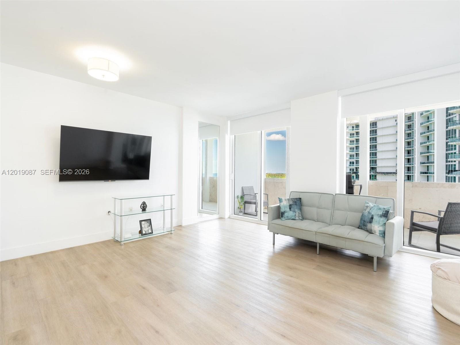 10275 Collins Ave 1502 photo 16