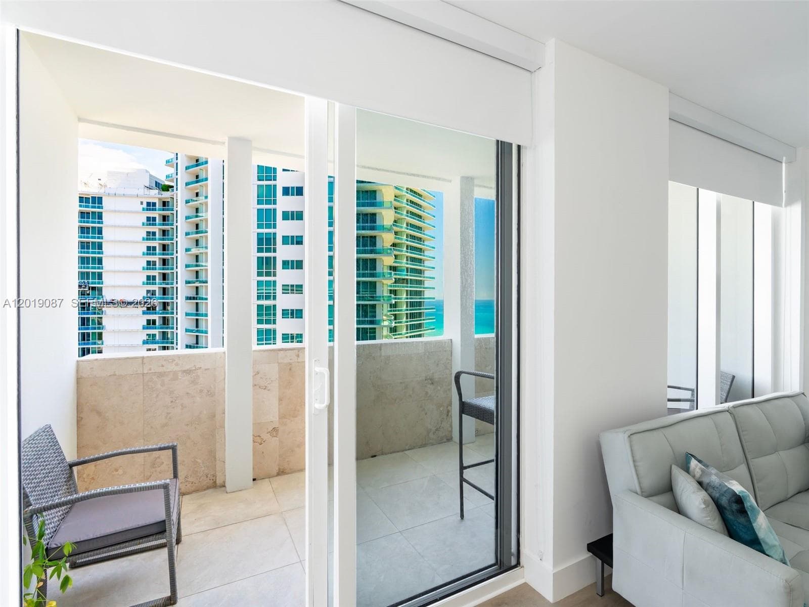 10275 Collins Ave 1502 photo 7