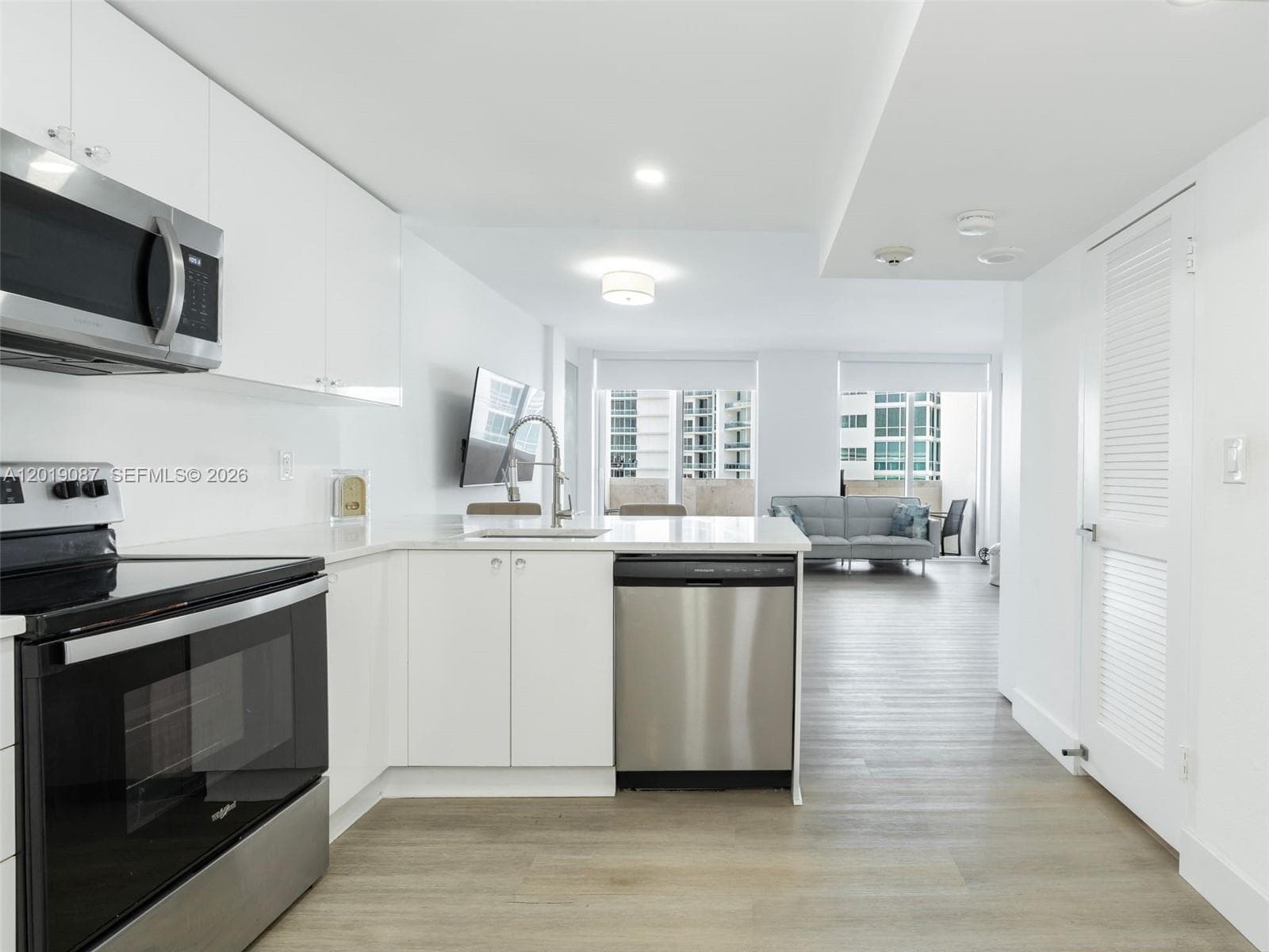 10275 Collins Ave 1502 photo 11