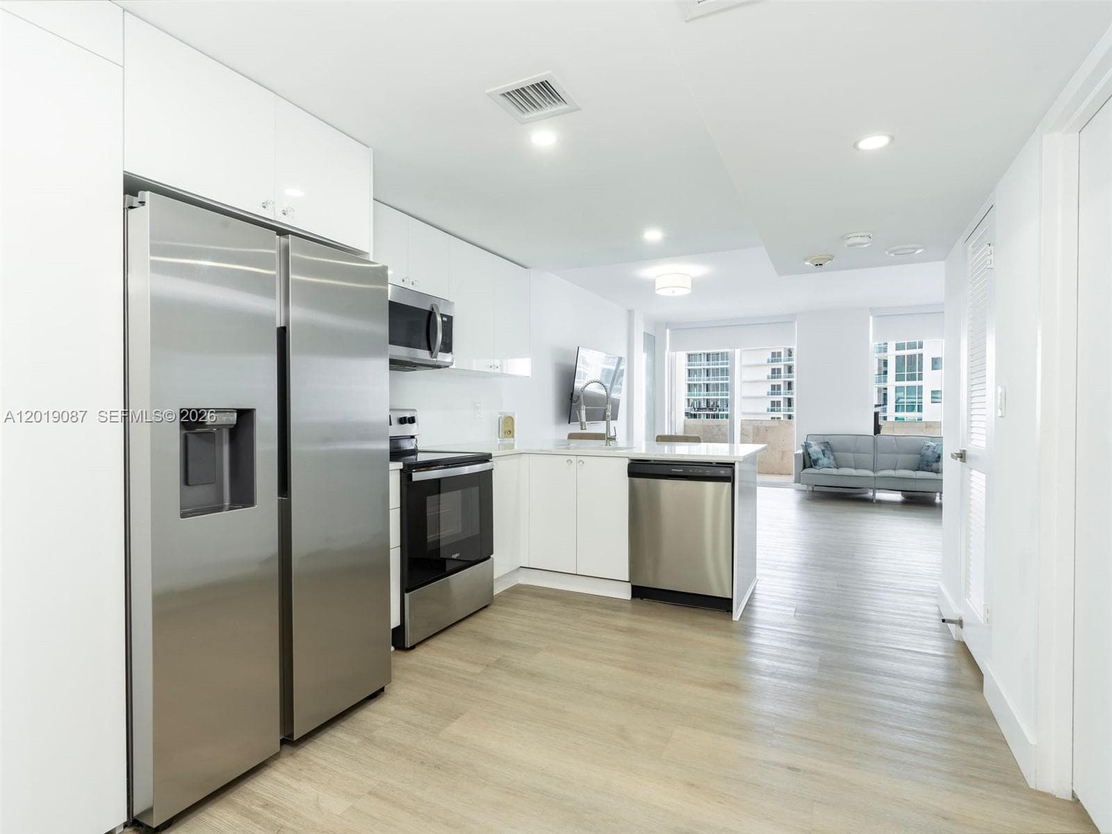 10275 Collins Ave 1502 photo 8