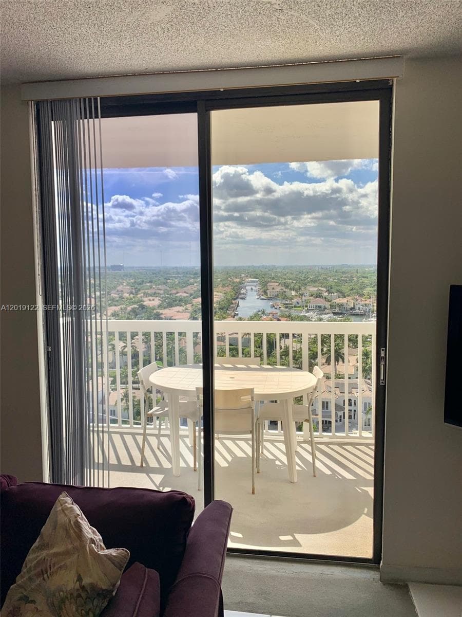 1500 S Ocean Dr 17E photo 6