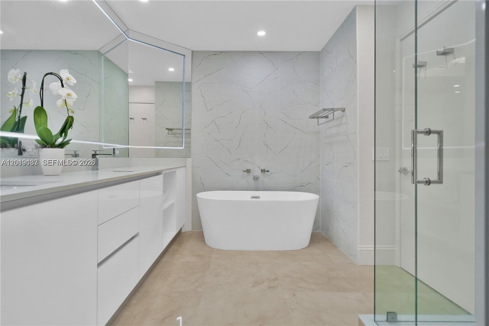 4779 Collins Ave PH 4301 photo 15