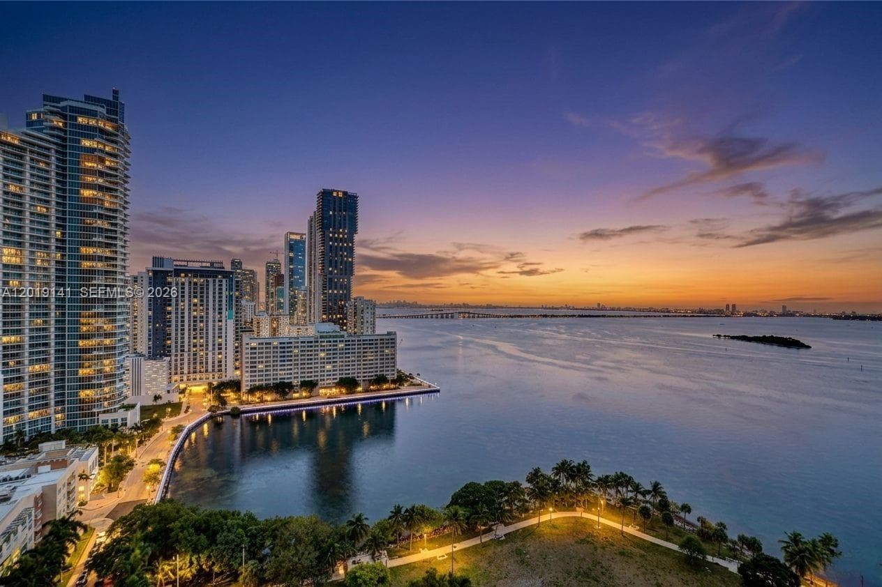 1900 Bayshore Dr 2204 photo 1