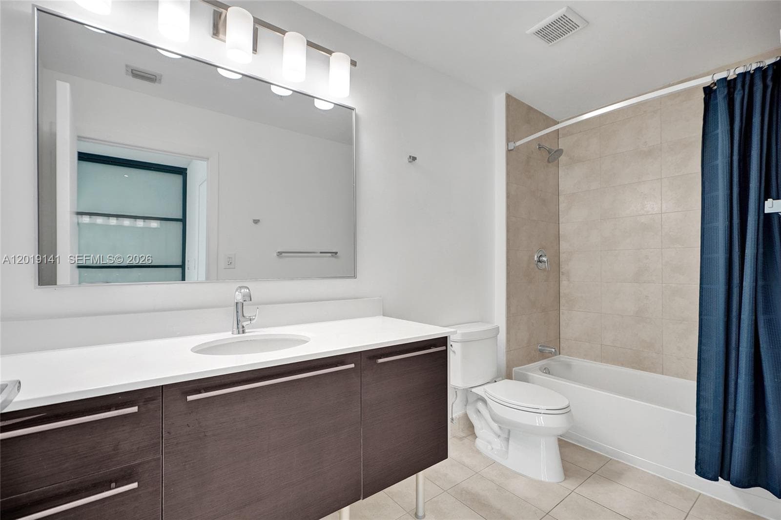 1900 Bayshore Dr 2204 photo 4