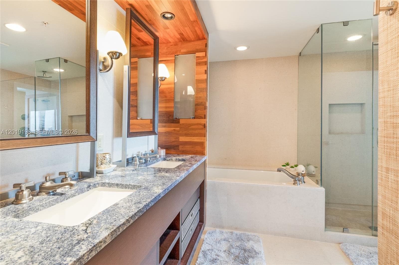 6899 Collins Ave 2010 photo 9