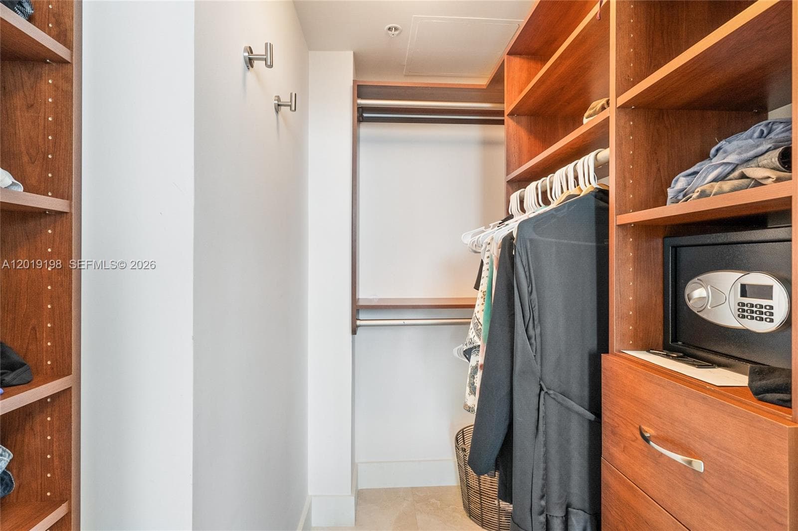 6899 Collins Ave 2010 photo 8