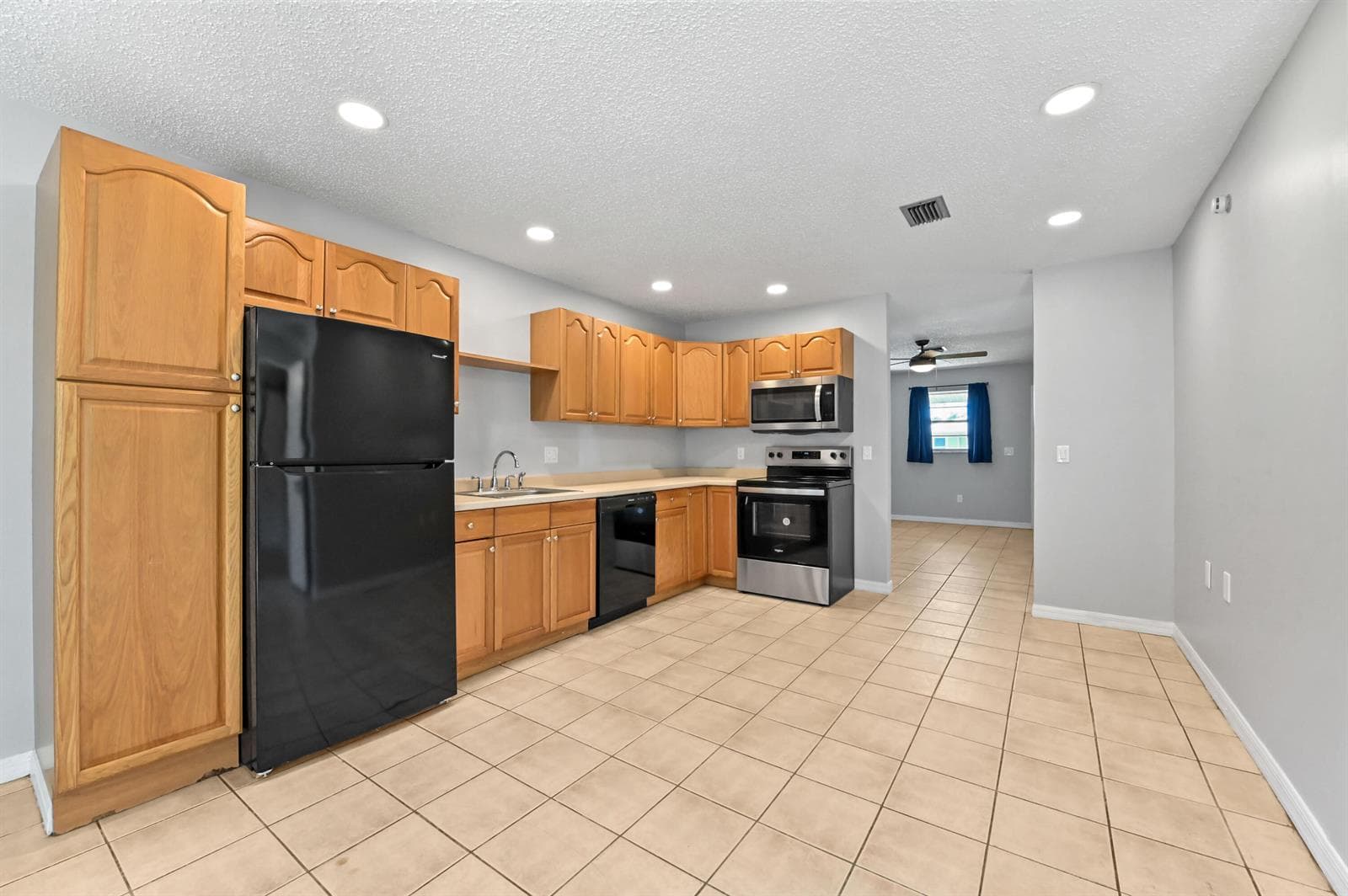 4550 SE Salvatori Road photo 2