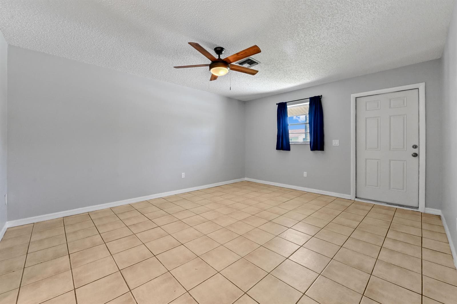4550 SE Salvatori Road photo 6