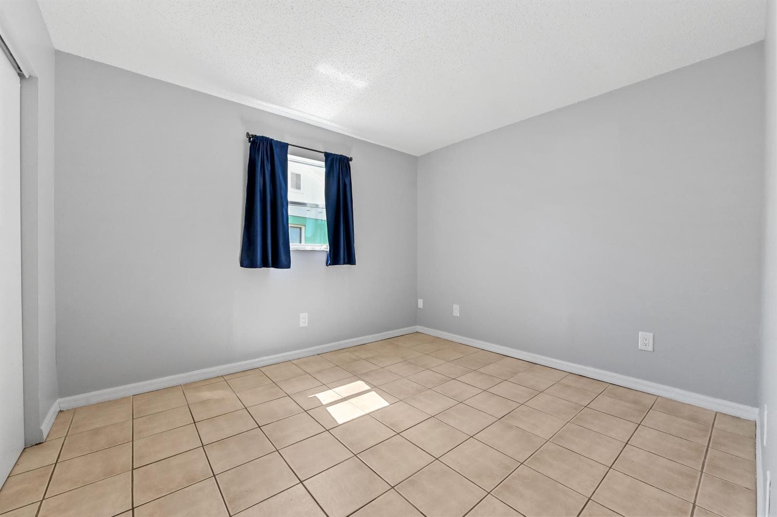 4550 SE Salvatori Road photo 16
