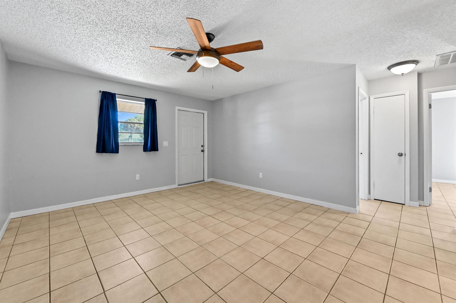 4550 SE Salvatori Road photo 7