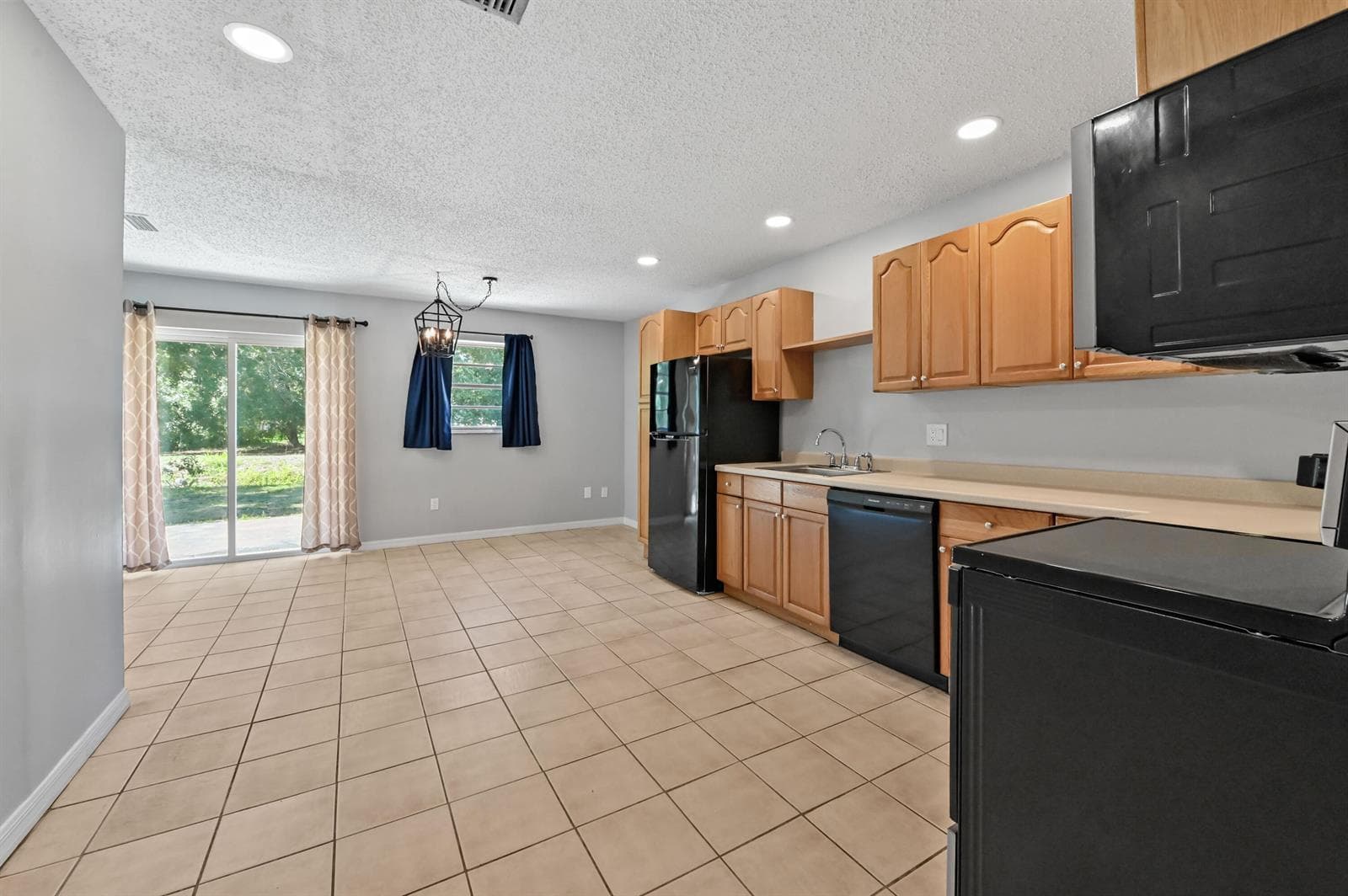 4550 SE Salvatori Road photo 9