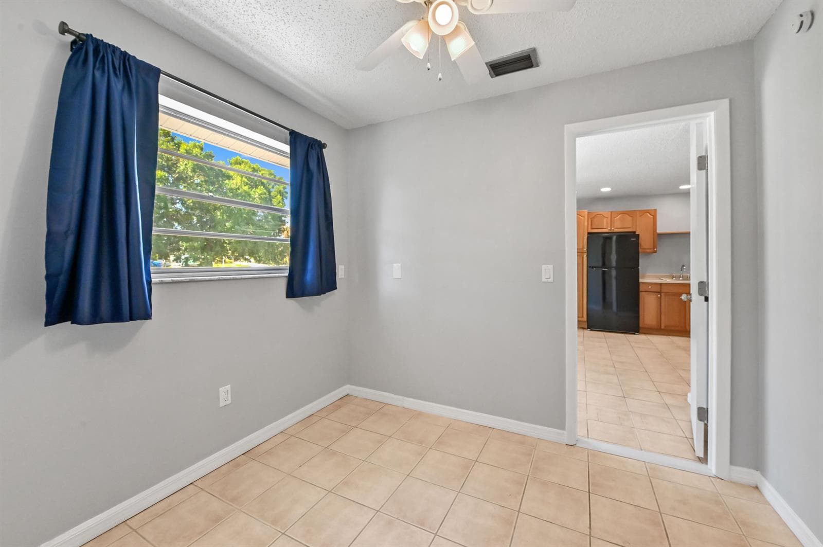 4550 SE Salvatori Road photo 11