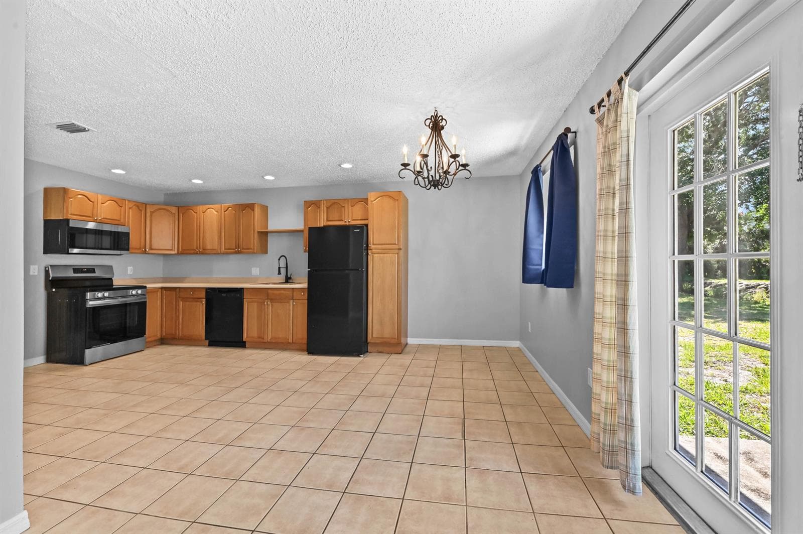 4548 SE Salvatori Road photo 12