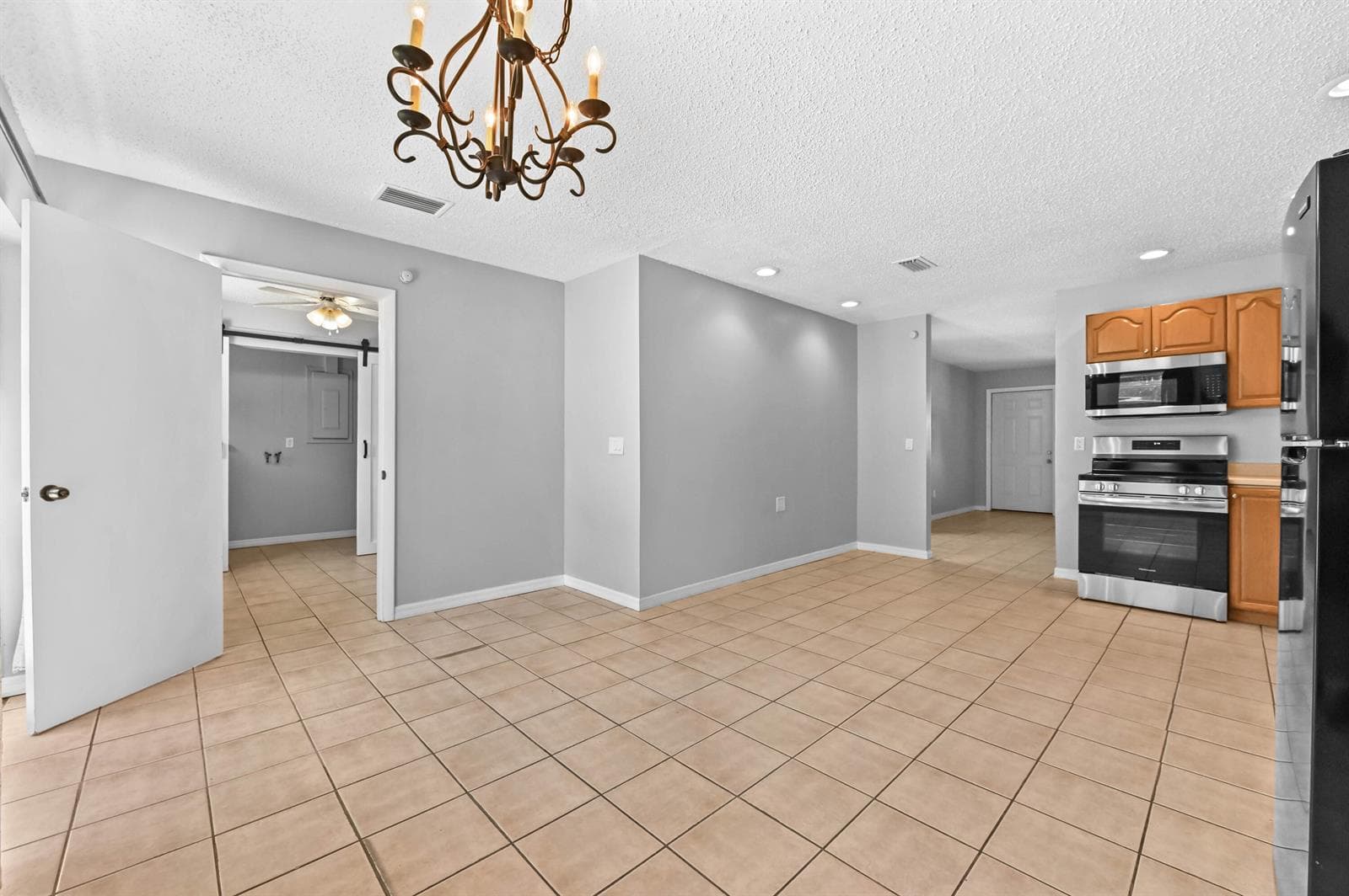 4548 SE Salvatori Road photo 7
