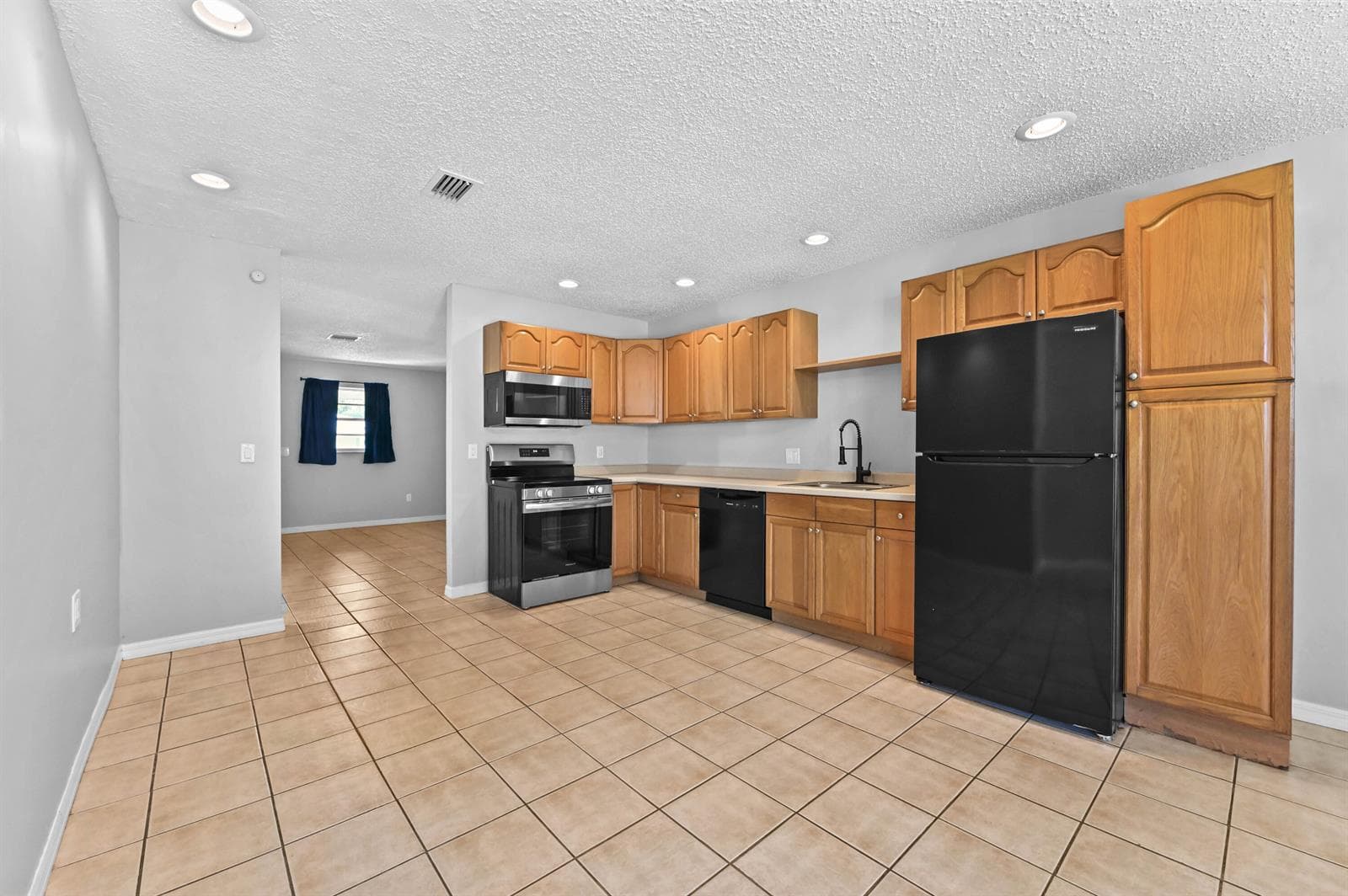 4548 SE Salvatori Road photo 5
