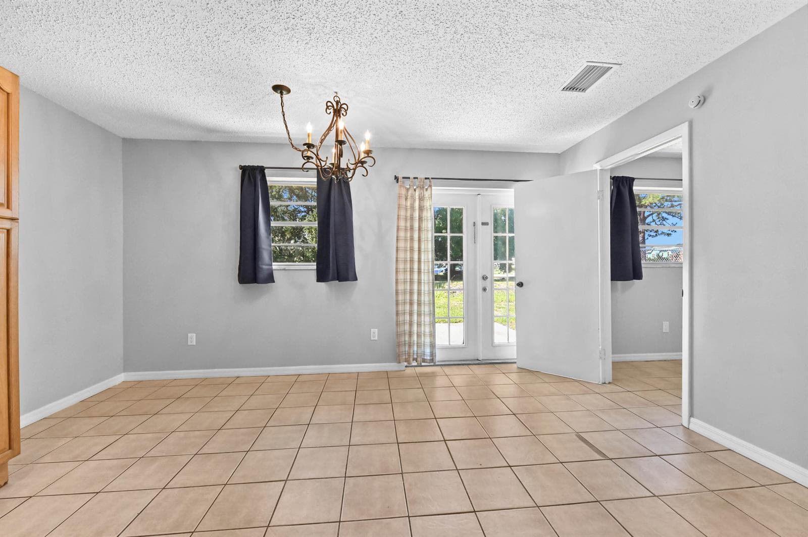 4548 SE Salvatori Road photo 11