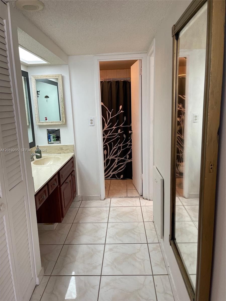 5701 Collins Ave 511 photo 16