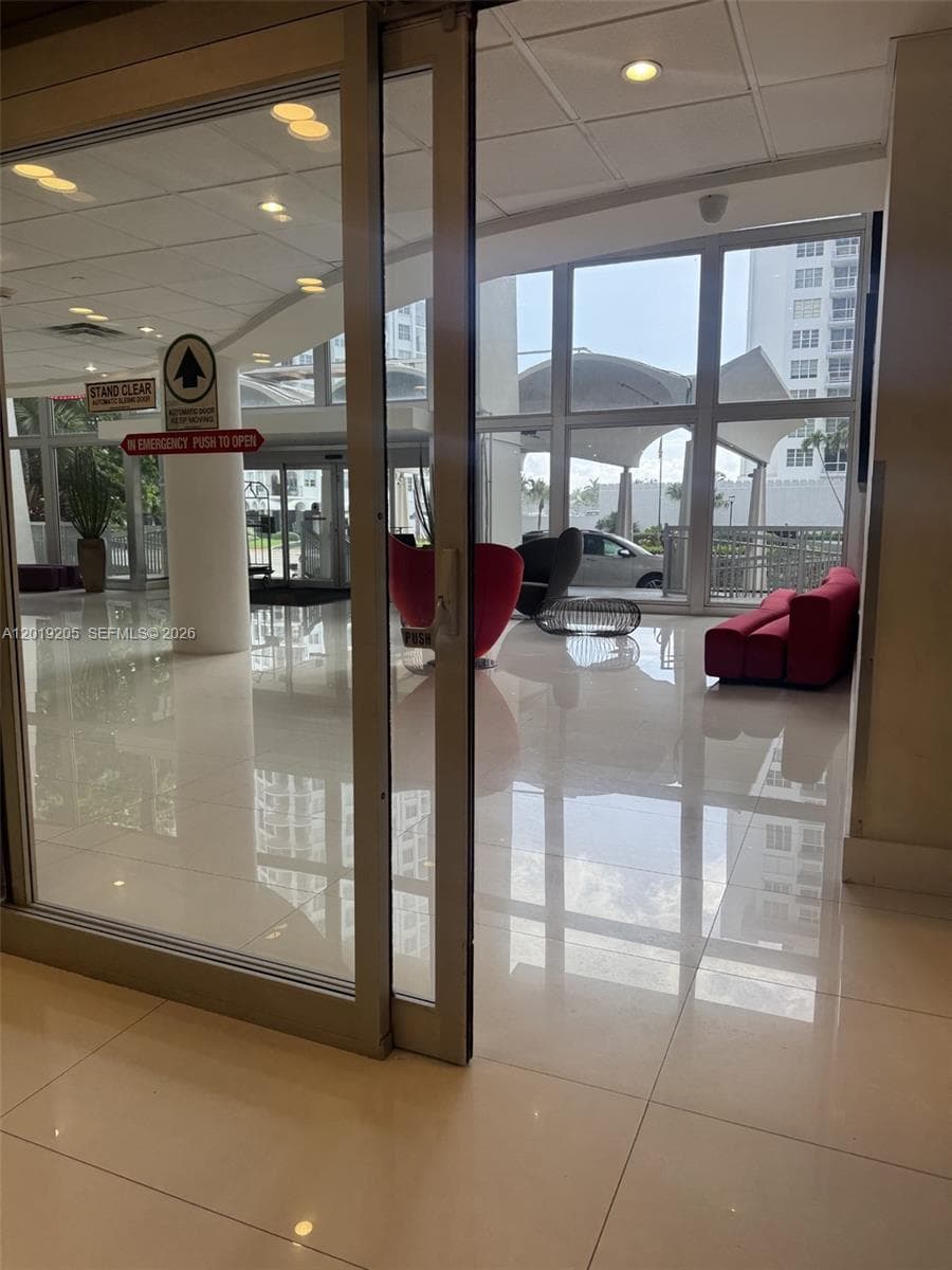 5701 Collins Ave 511 photo 3