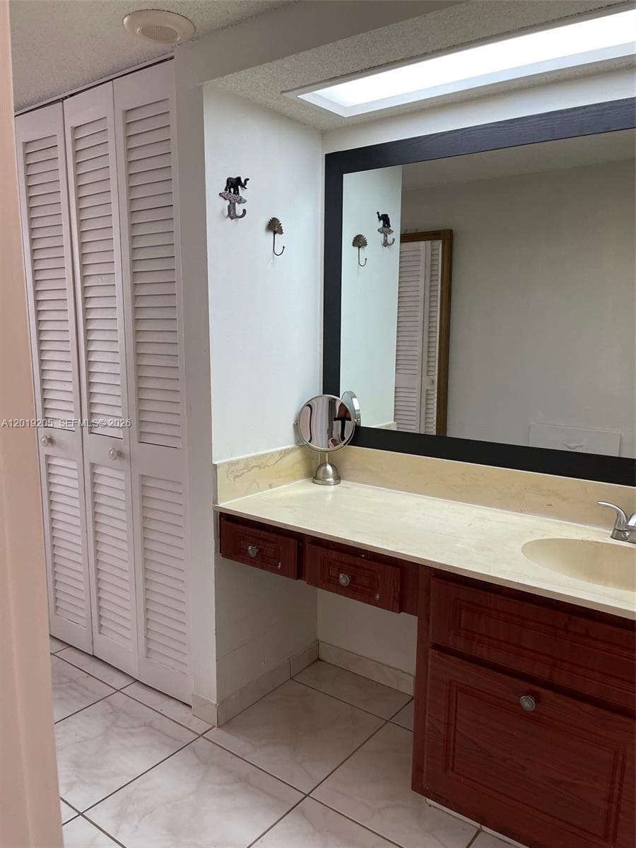 5701 Collins Ave 511 photo 18