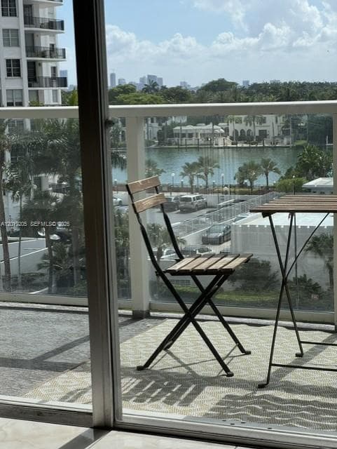 5701 Collins Ave 511 photo 8