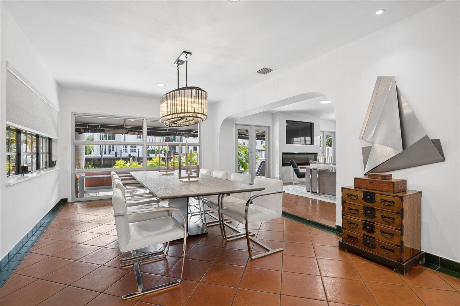 325 Coconut Isle Drive photo 1