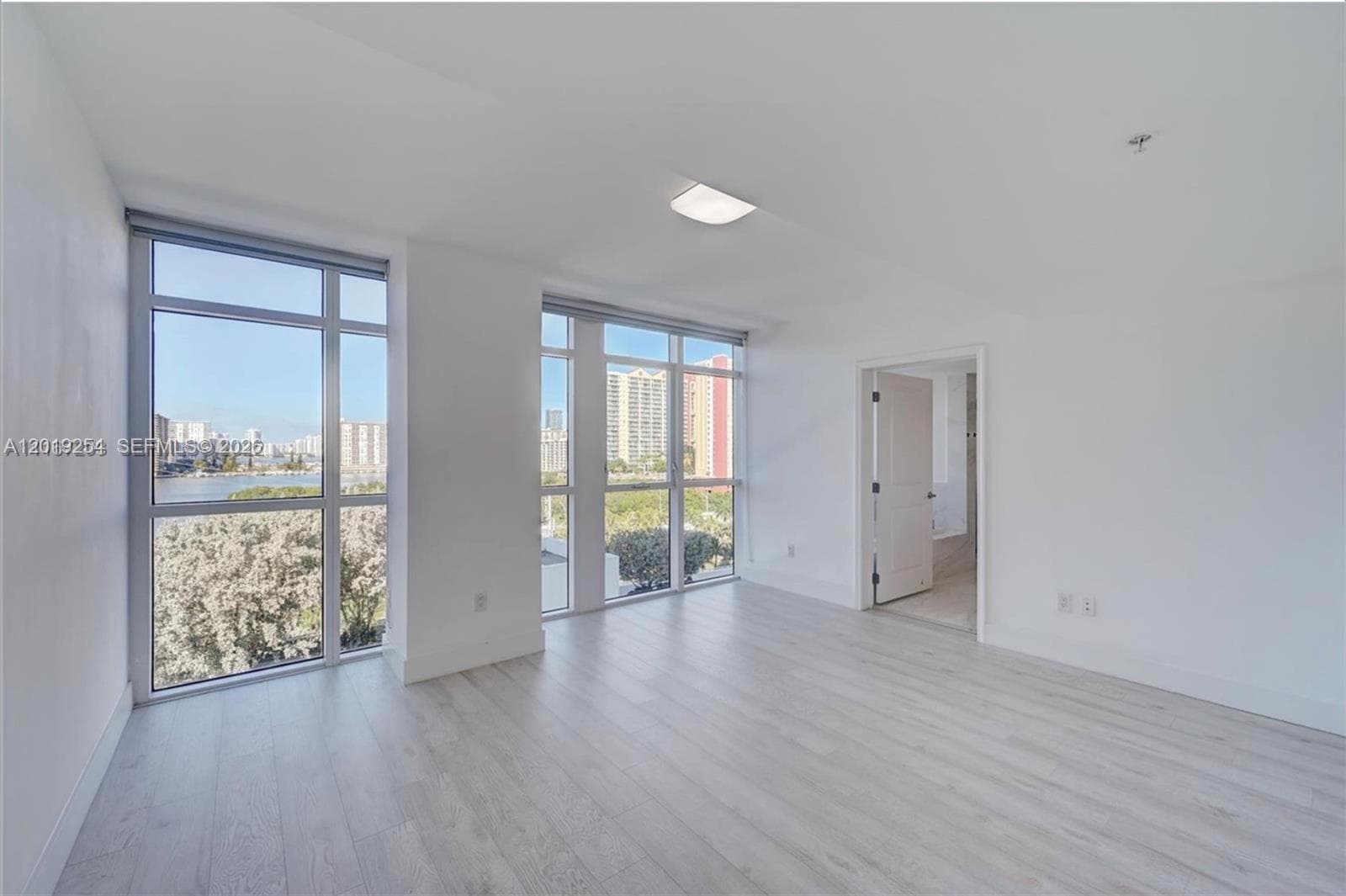 400 Sunny Isles Blvd 801 photo 25