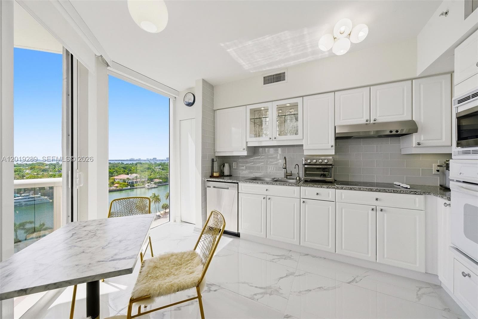 4779 Collins Ave 1206 photo 6