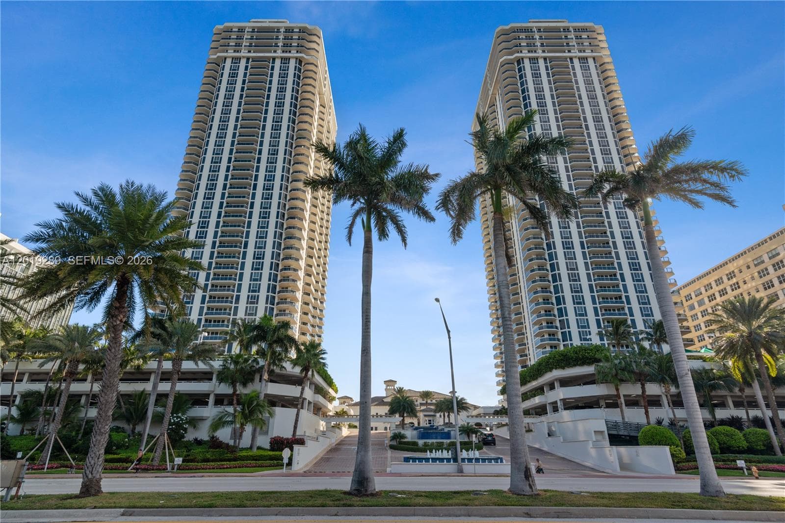 4779 Collins Ave 1206 photo 16