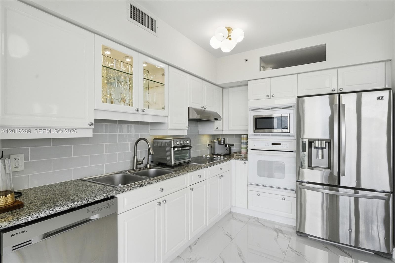 4779 Collins Ave 1206 photo 7