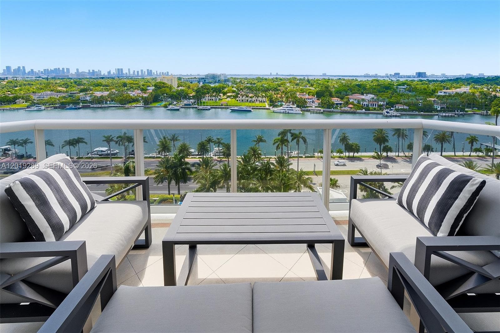4779 Collins Ave 1206 photo 1