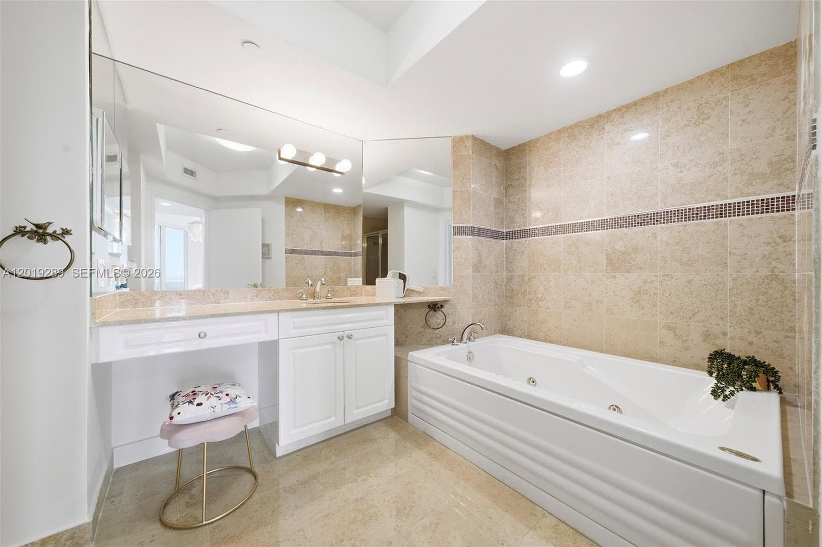 4779 Collins Ave 1206 photo 11