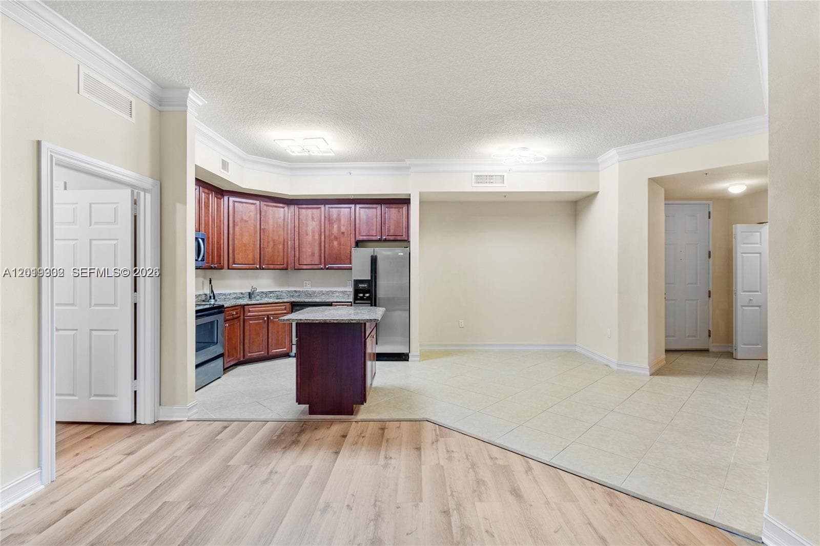 3001 185th St 219 photo 2