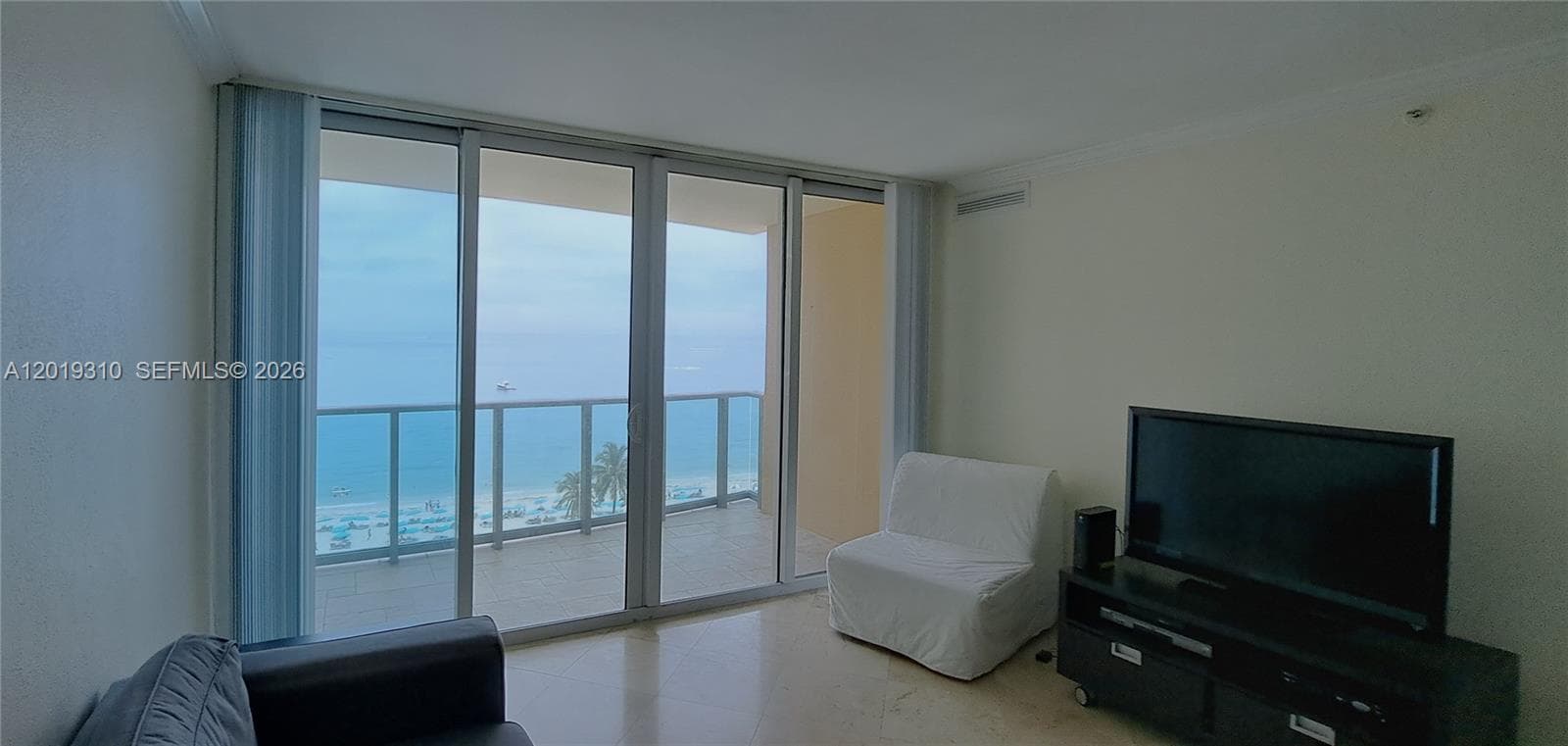 2501 Ocean Dr 1021 photo 2