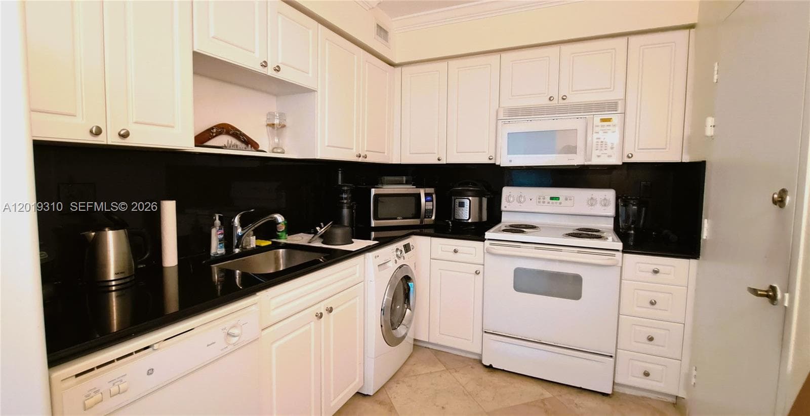 2501 Ocean Dr 1021 photo 19