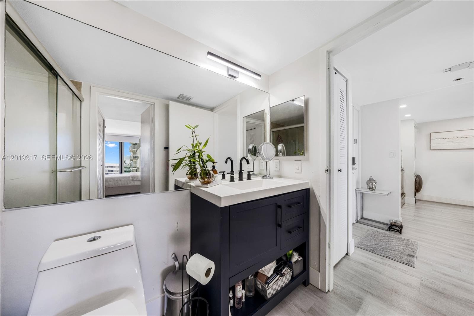 7601 E Treasure Dr 923 photo 16