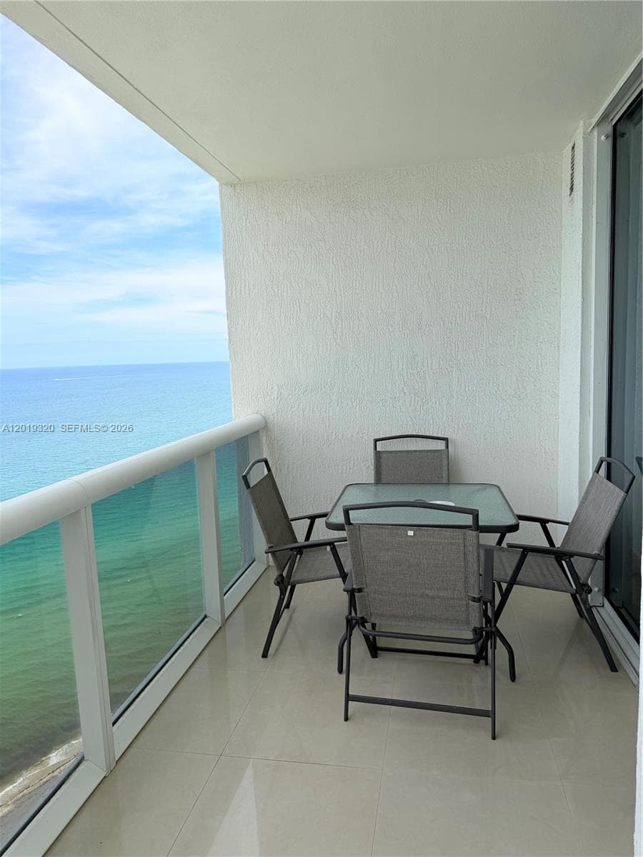 1800 Ocean Dr 3002 photo 2