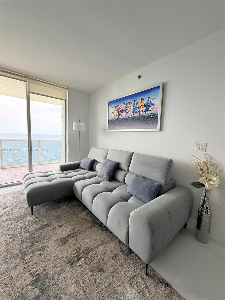 1800 Ocean Dr 3002 photo 3