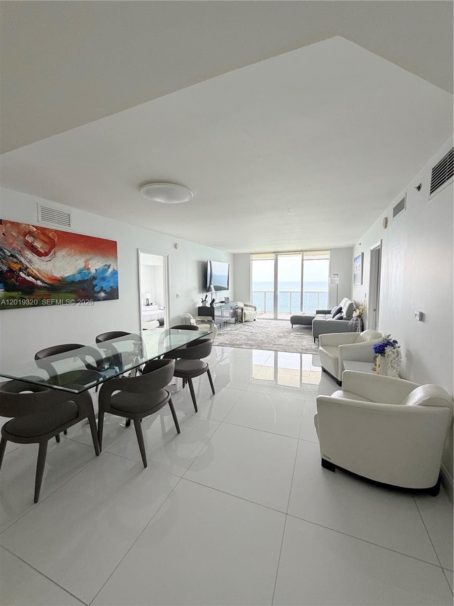 1800 Ocean Dr 3002 photo 4