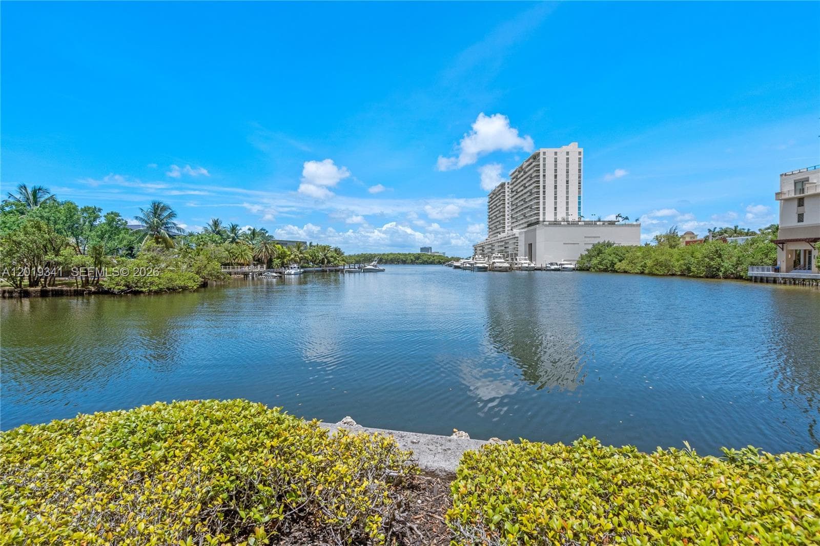 16500 Collins Ave 652 photo 21